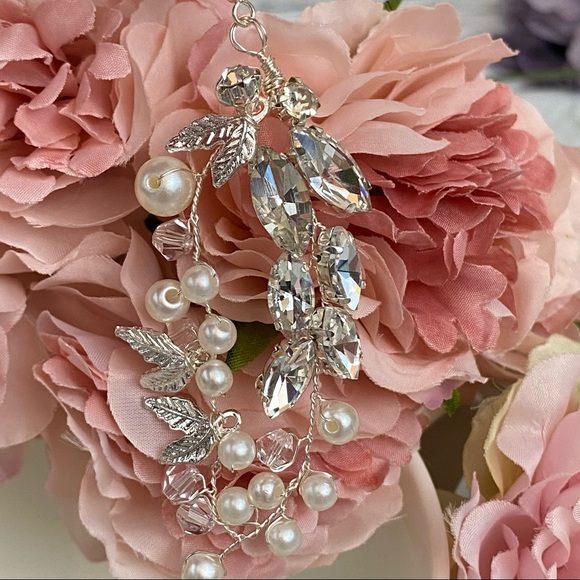 Stunning Crystal Pearl Silver Leaf Bridal Earrings - Picture 9 of 16